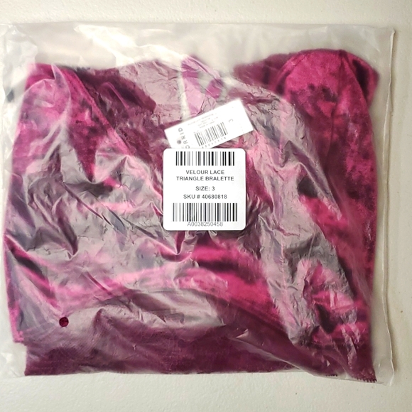 ❤️NWT VINTAGE TORRID BRALETTE - FUSCHIA CRUSHED VELOUR STRAPPY LACE TRIANGLE BRA - Picture 3 of 10